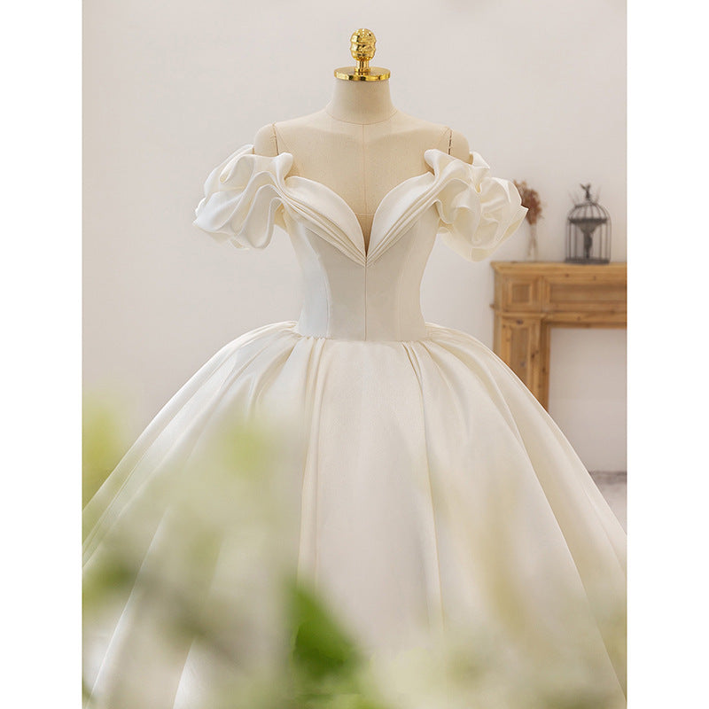 Elegant Cotton Trailing Premium Wedding Dress